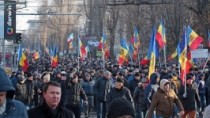 Cоциалисты пикетируют здания посольств и офис НАТО
